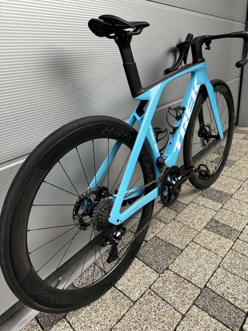 Prodám silniční závodní týmové kolo TREK MADONE SLR 9 GEN 7 Disc, POWERMETER, TOP stav, nepoškozené