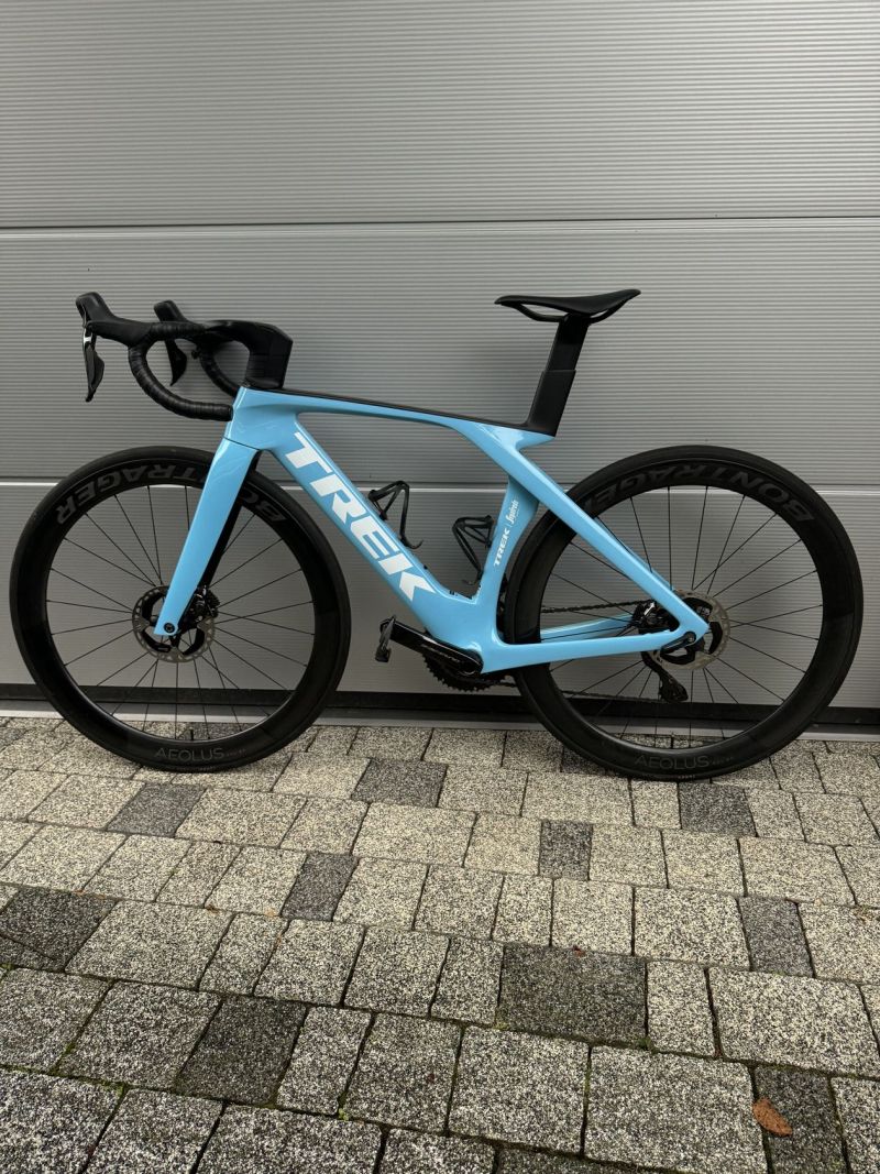 Prodám silniční závodní týmové kolo TREK MADONE SLR 9 GEN 7 Disc, POWERMETER, TOP stav, nepoškozené