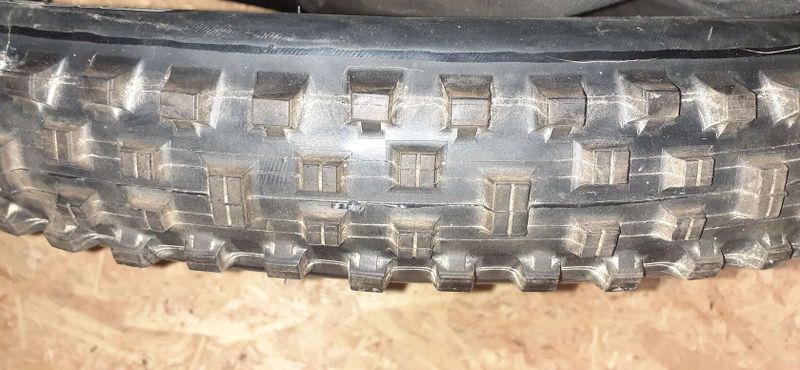 Sjezdový plášť MAXXIS Shorty 26x2,4 / 3C butyl