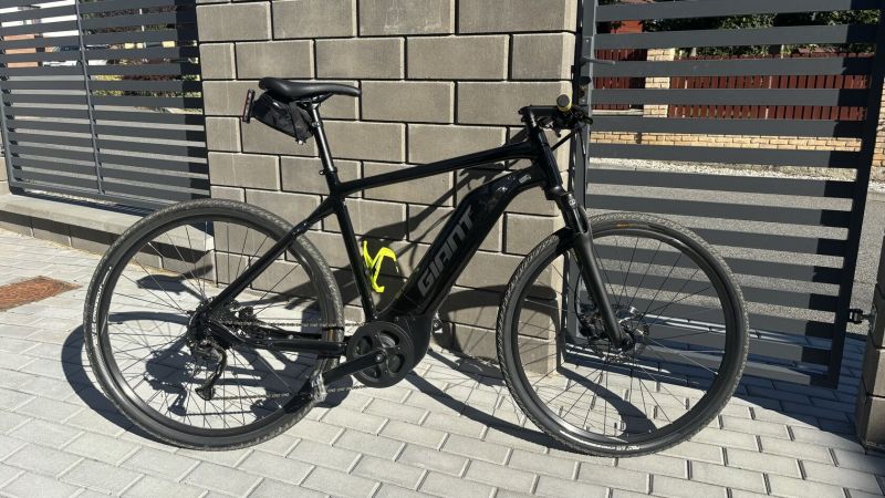 Elektrokolo Giant Roam E+ GTS, najeto pouze 370km, záruka do 2025