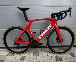 Prodám silniční závodní týmové kolo TREK MADONE SLR 9 GEN 7 Disc, POWERMETER, TOP STAV