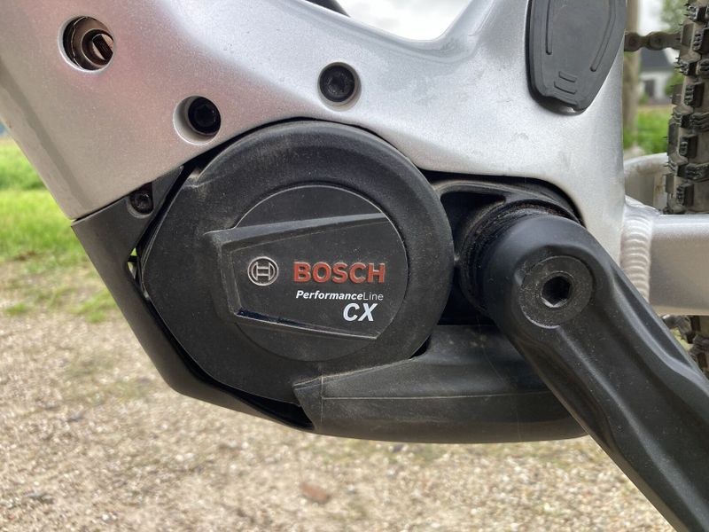 Prodám elektrokolo APACHE Hupahu 1 Bosch CX 750 Wh - M