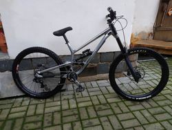 Commencal Furious 2021 vel. M