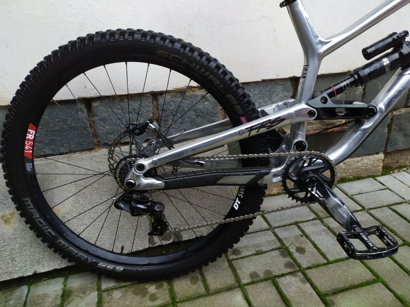 Commencal Furious 2021 vel. M