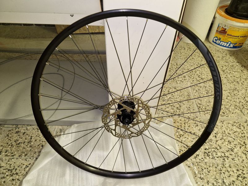 Nová 29" zapeltená kola Syncros X25 Boost, CL, Tubeless