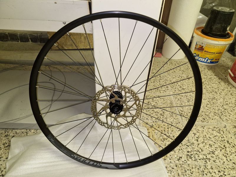 Nová 29" zapeltená kola Syncros X25 Boost, CL, Tubeless