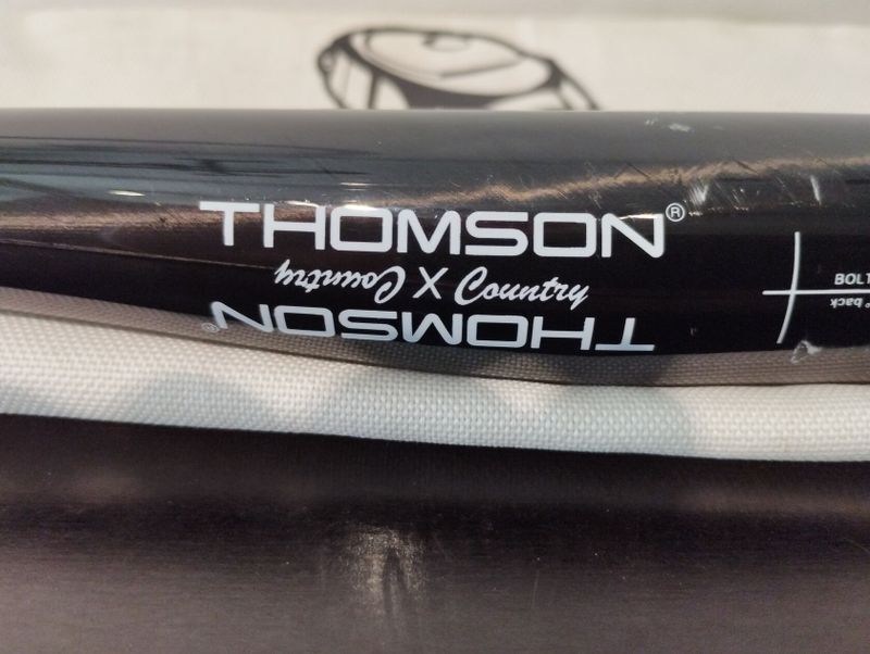 THOMSON MTB - karbon 31,8 šířka 730mm NOVÁ NENASAZENÁ