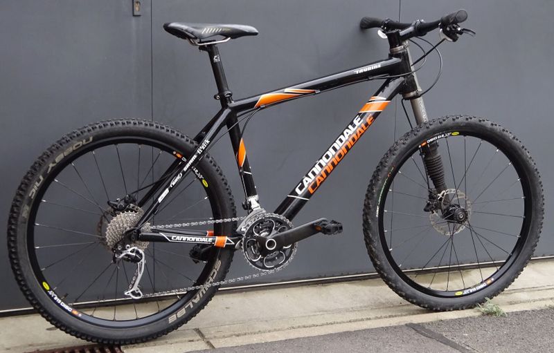 Cannondale Taurine 9,3 kg, fullcarbon, Lefty, vel. M/L 