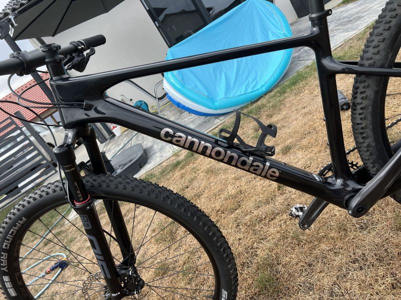 Prodám horské kolo v záruce Cannondale Scalpel HT carbon black 2024