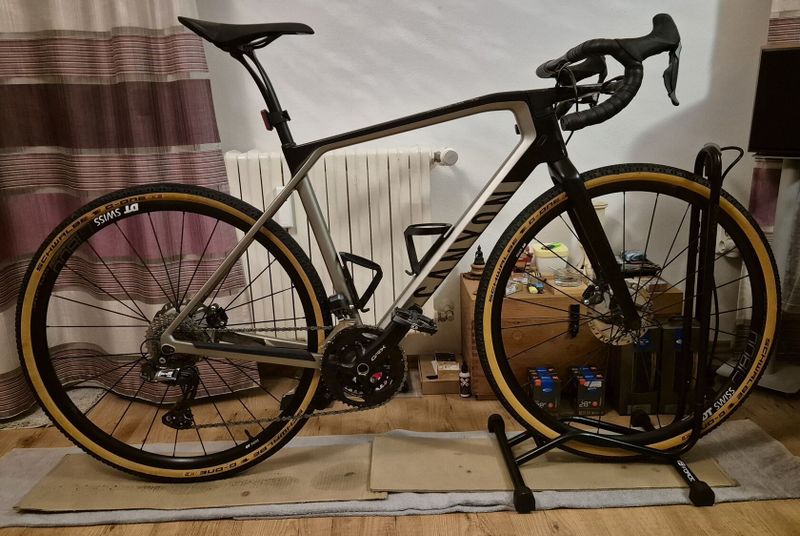 Canyon Grail CF SL 8.0 Di2, vel. M, 79 000,-Kč