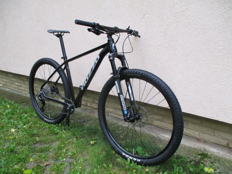 Nové 29" kolo ROZZO BOOST, vzduchová vidlice Suntour Raidon, osazení Shimano Deore 1x12, pevné osy