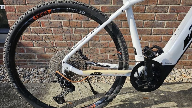 KTM MACINA CROSS 610 