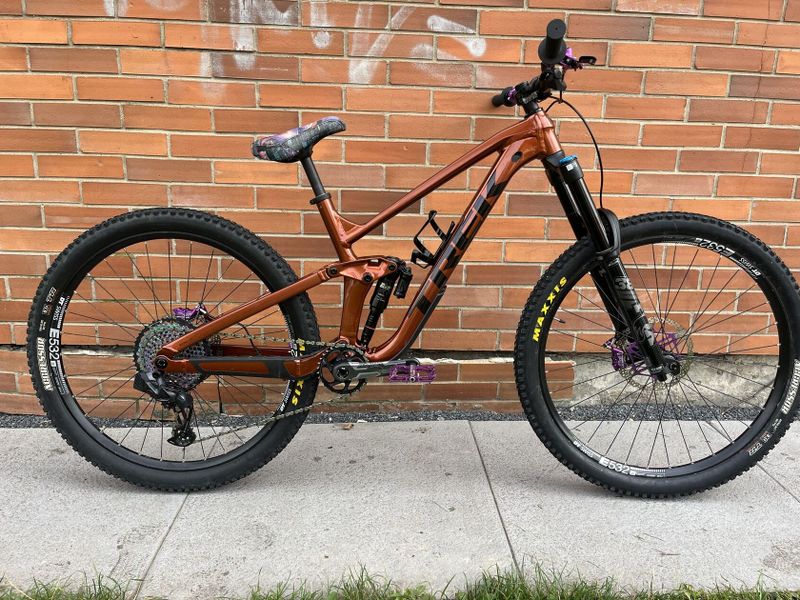 TREK slash 8 m/l