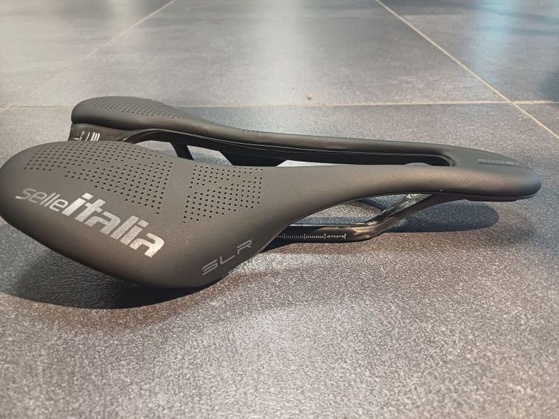 Selle Italia sedlo SLR Boost Kit Carbonio Superflow