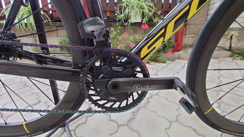 Scott Addict RC Pro, velikost 56/L, SRAM eTap AXS Force/RED + doplňky, cena od 90 000 Kč !