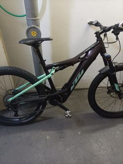 KTM macina lycan 272 black pearl