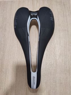 PRODÁM sedlo SELLE ITALIA SLR Boost Endurance Ti316 Superflow