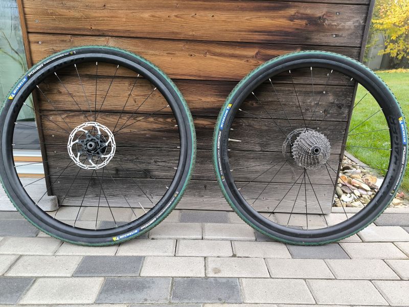 Prodám kompletni sadu gravel kol Bontrager