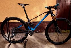 MONDRAKER F PÓDIUM Carbon -R, top odpružení FOX Kashima, 10.5 kg vell.M pro výšku 165-178cm