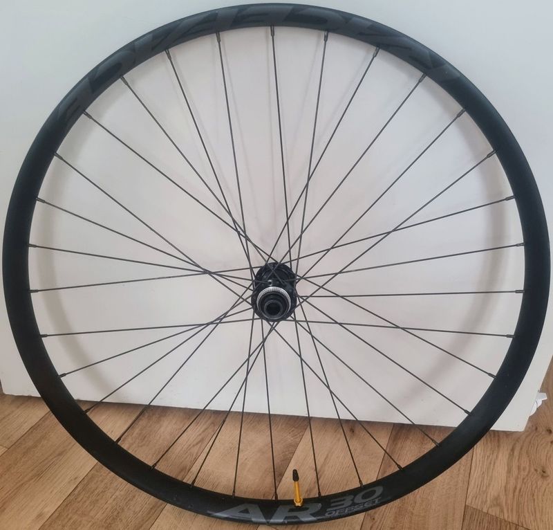 zapletená kola 29" Race Face AR30/Shimano MT410 Boost CL disc/SLX kazeta