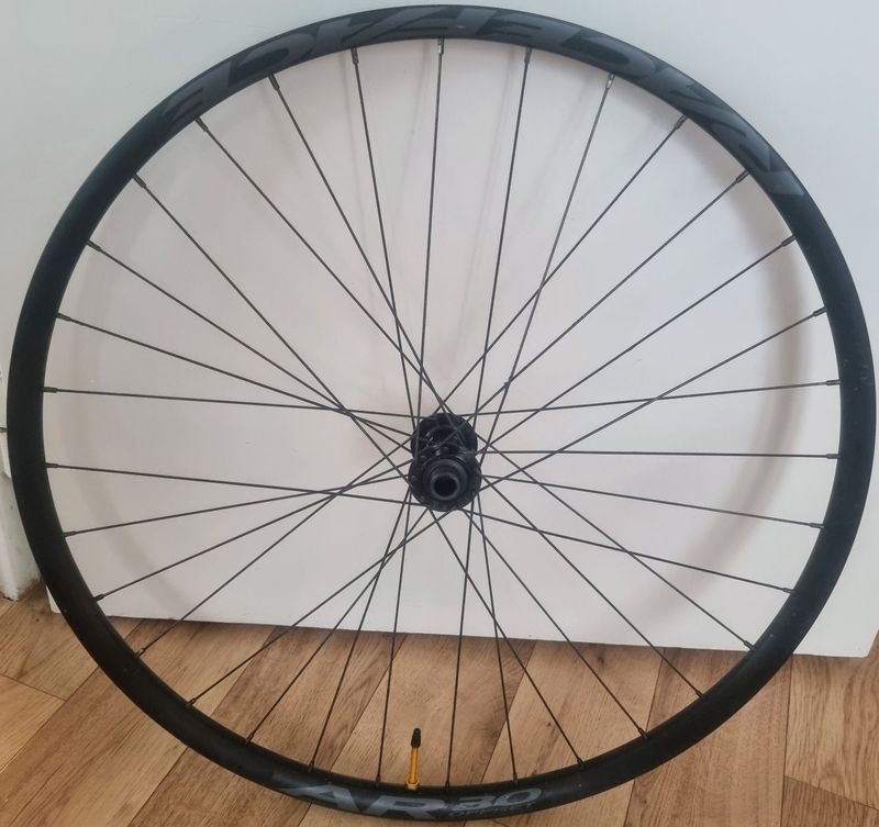 zapletená kola 29" Race Face AR30/Shimano MT410 Boost CL disc/SLX kazeta