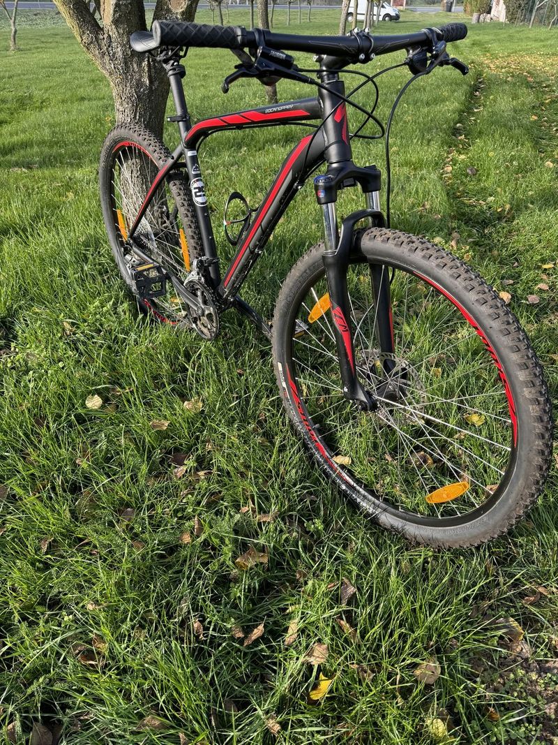 SPECIALIZED - ROCKHOPER 