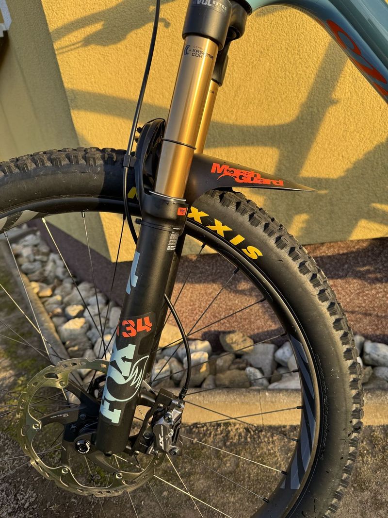 Ibis Mojo 4 27,5 full carbon (Kashima 140/130mm) vel. L (2021)