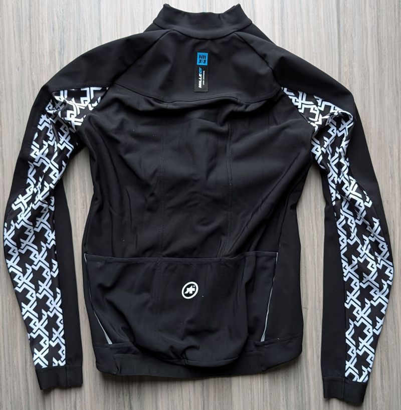 Castelli Perfetto ROS, Assos MILLE GT HASHOOGI, RH+ Prologic, Kalas Pure, Specialized Polartec