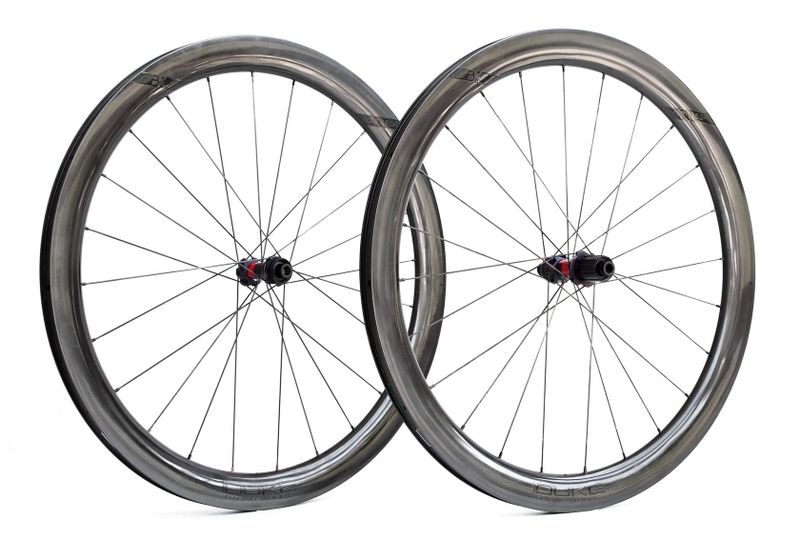 MEGA ČISTKA! all-road karbonové výplety DUKE Baccara X 48/DT SWISS 240 New/SAPIM CX-Ray 1.340 g disc