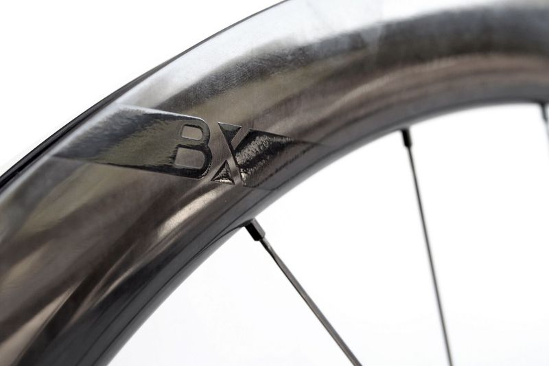 JARNÍ AKCE! all-road karbonové výplety DUKE Baccara X 48/DT SWISS 240 New/SAPIM CX-Ray 1340 g disc