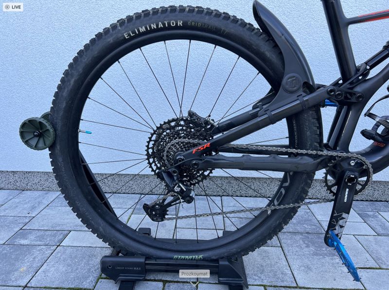 Stumpjumper Comp Carbon 29, Shimano XT 4pistky brzdy!!- výborný stav!!! 