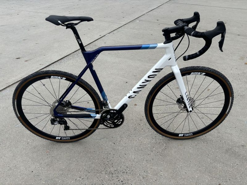 CANYON INFLATE CF SLX 57 cm (L) - zakázková stavba - Shimano elektrika 2 x 11- NOVÉ