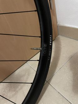 Nová kola DT R470 Disc s plášti Specialized Turbo PRO