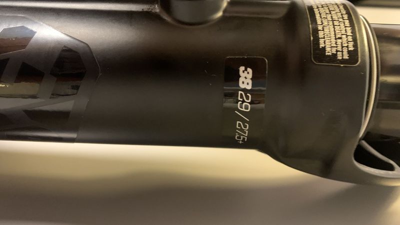 FOX PERFORMANCE SERIES 38 FLOAT 29 170MM GRIP 2022