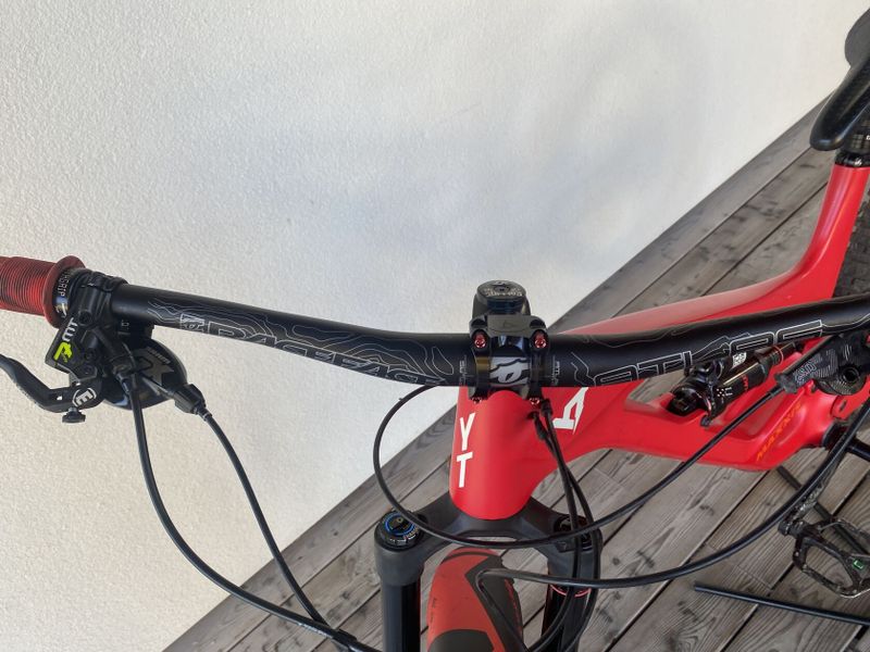 YT Capra 2019 CF PRO vel. L 