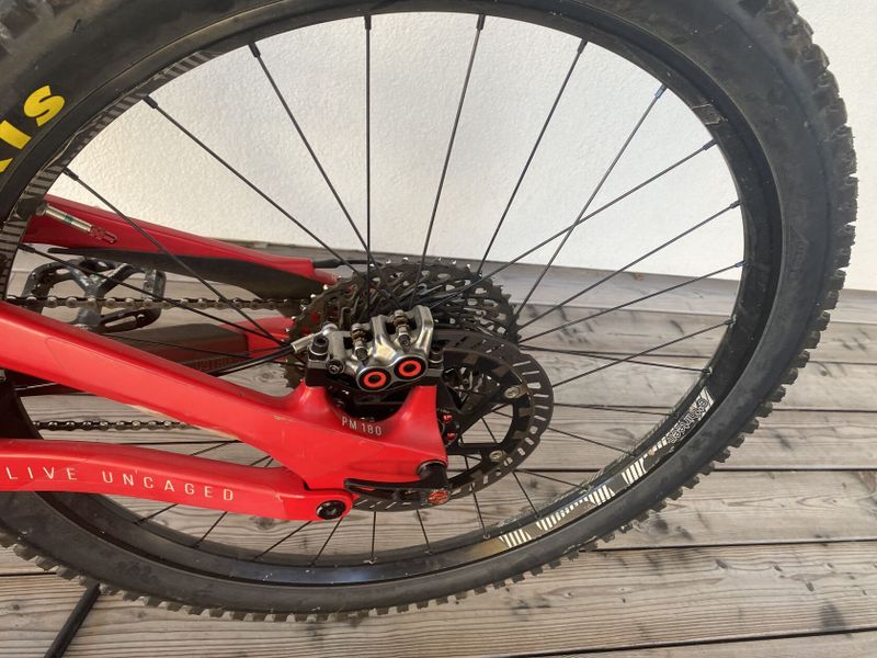 YT Capra 2019 CF PRO vel. L 