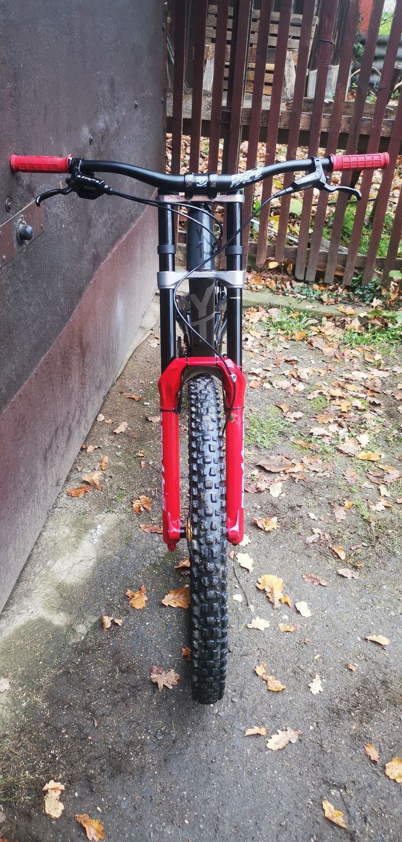 YT Industries TUES 27 AL Black Magic 2023