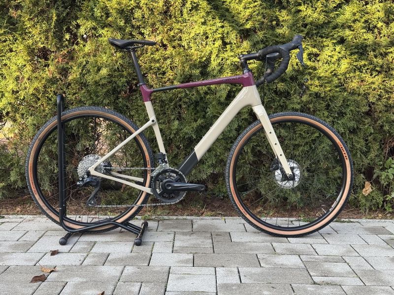 VÁNOČNÍ CENA - Cannondale TopStone Carbon 3 Di2 2024