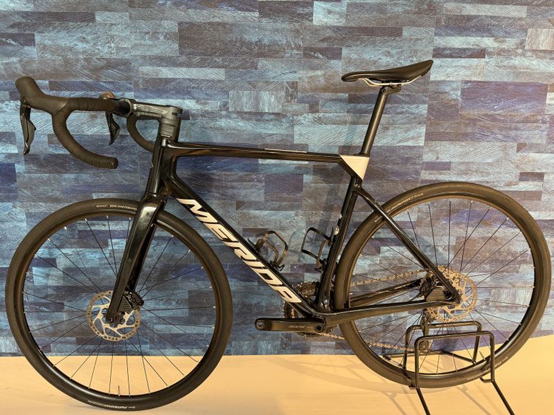 Předběžné objednávky - Merida SCULTURA 6000 carbon disc Di2 el.řazení 2024 - všechny velikosti