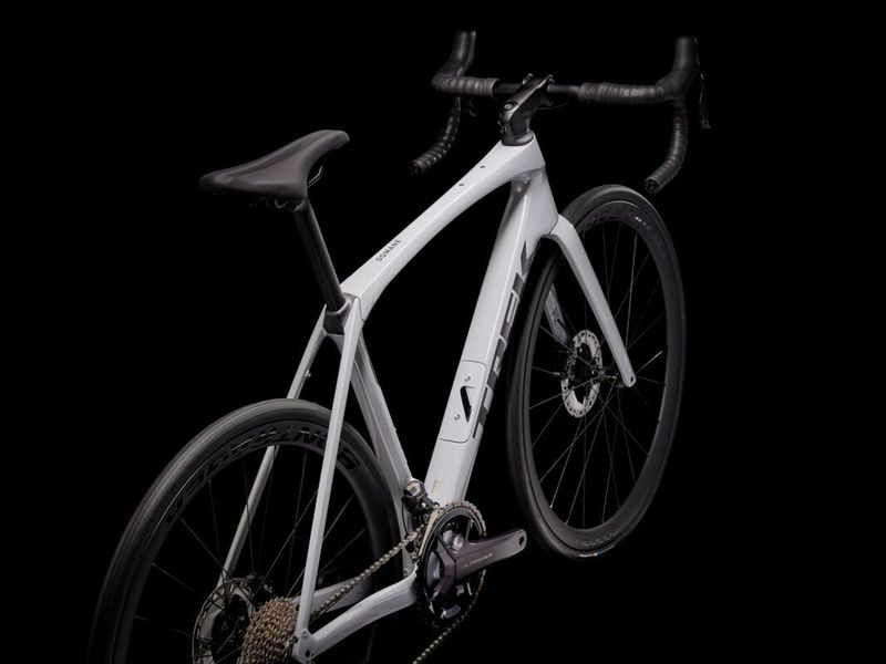 TREK Domane SL 7 Gen 4, vel. 58, 2024, nové kolo se slevou 30 tis. Kč