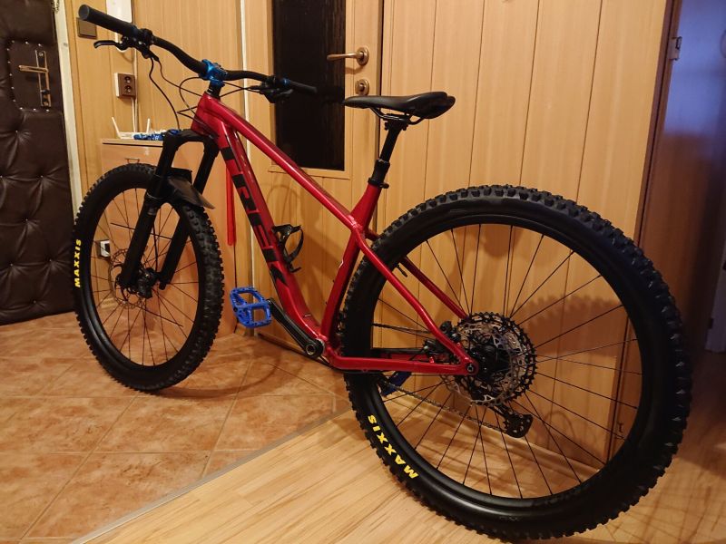 TREK ROSCOE 9 