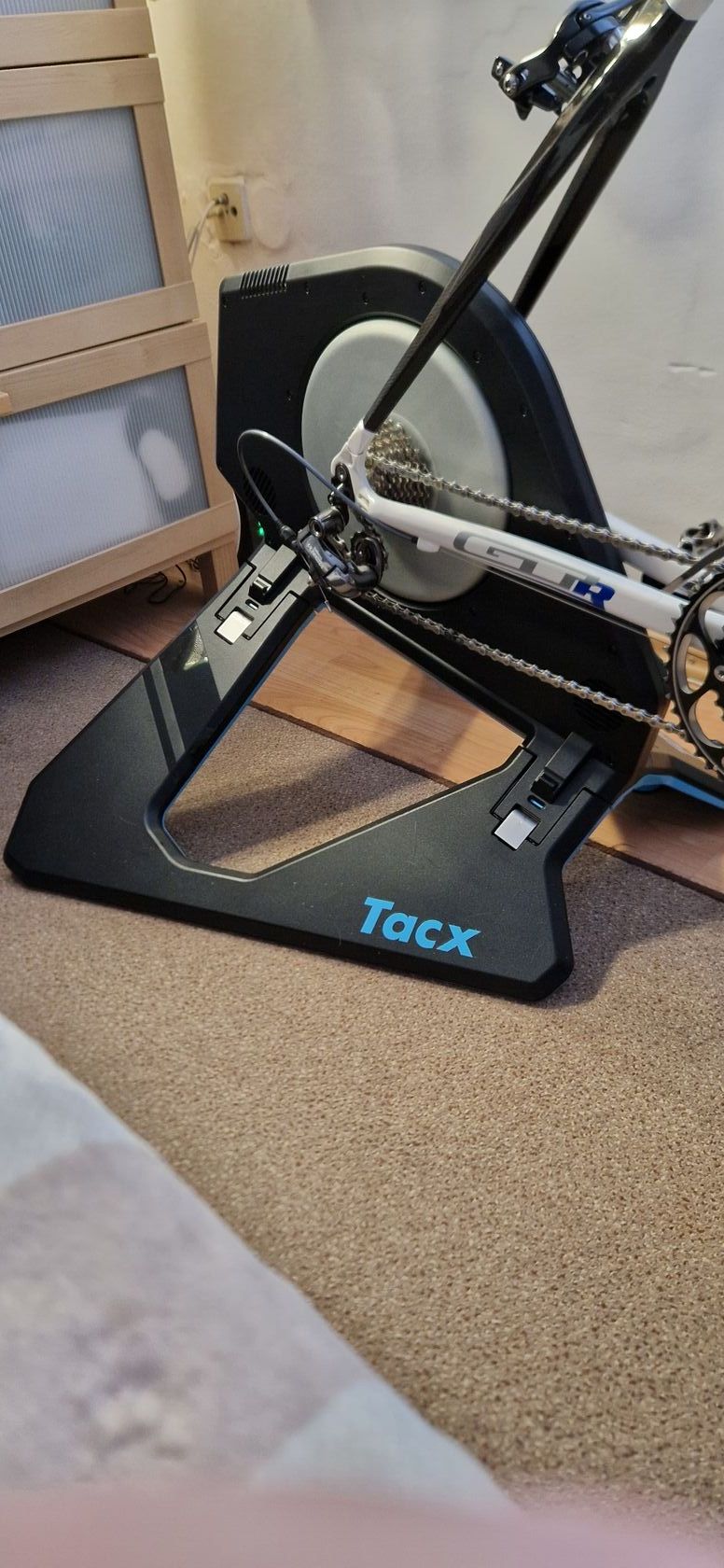 Trenažér Tacx NEO 2T Smart