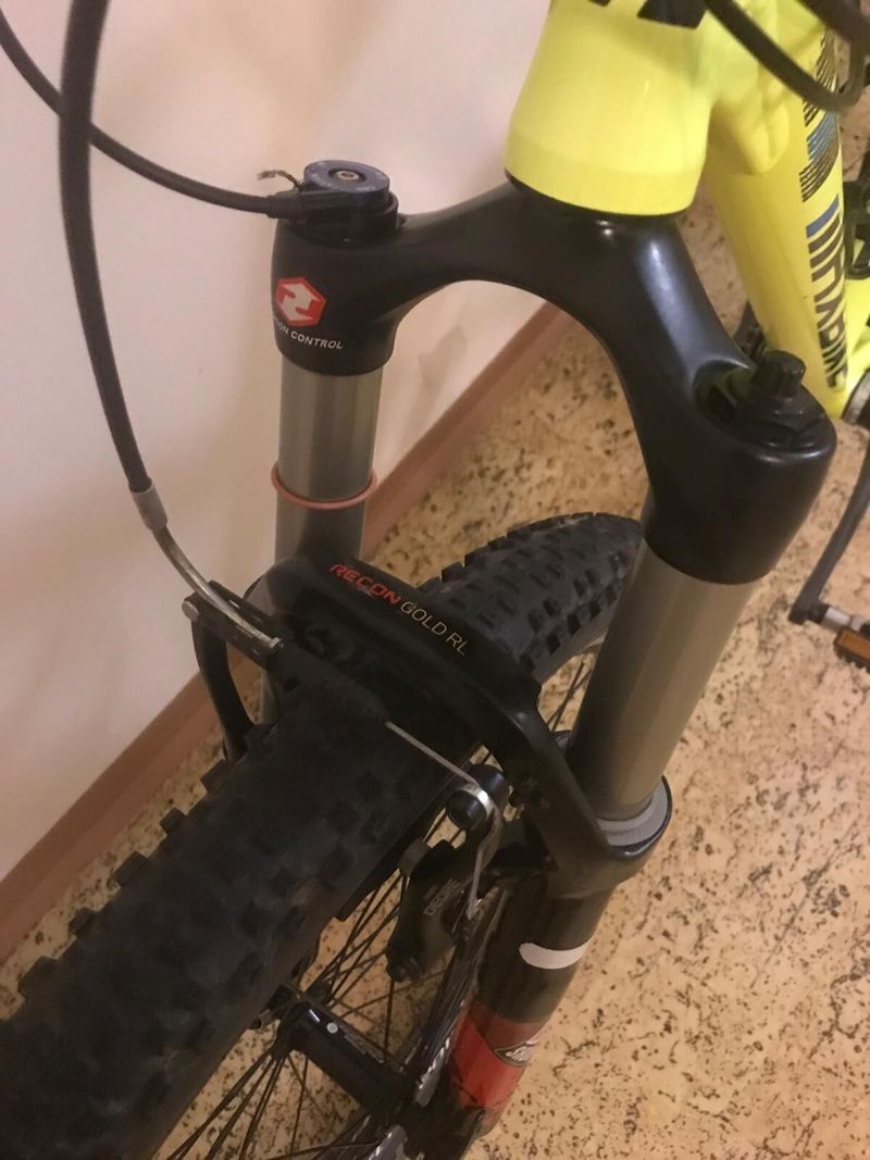 Prodám Maxbike M506 vel. 15 pal. (dětské)