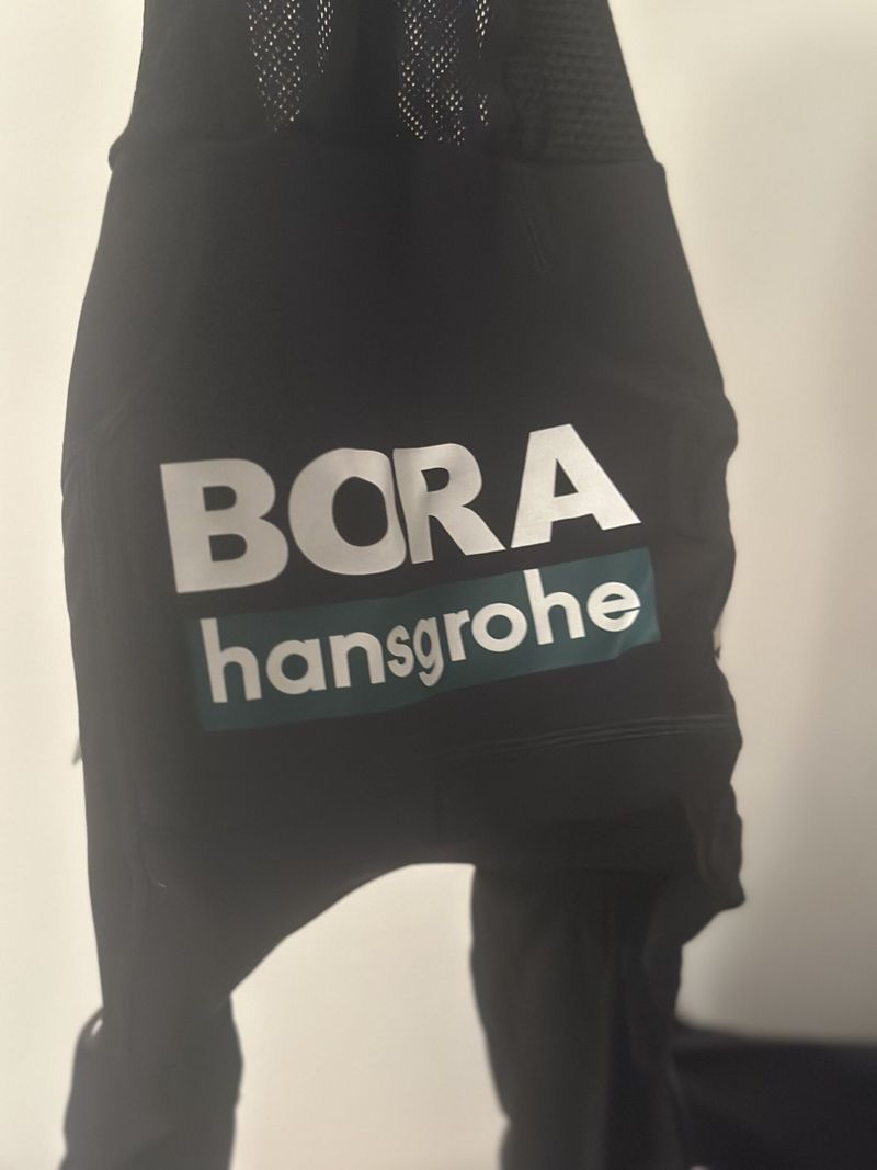 Bunda a čapáky BORA hansgrohe 