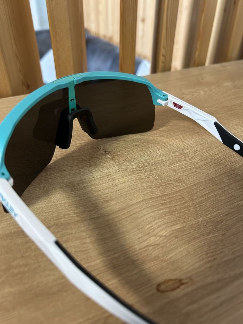 Oakley Sutro Lite