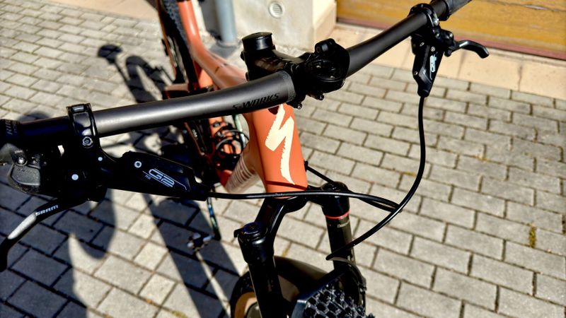 Specialized Epic EVO Expert 2022 Velikost kola:XL, Barva kola: SATIN TERRA COTTA / SAND