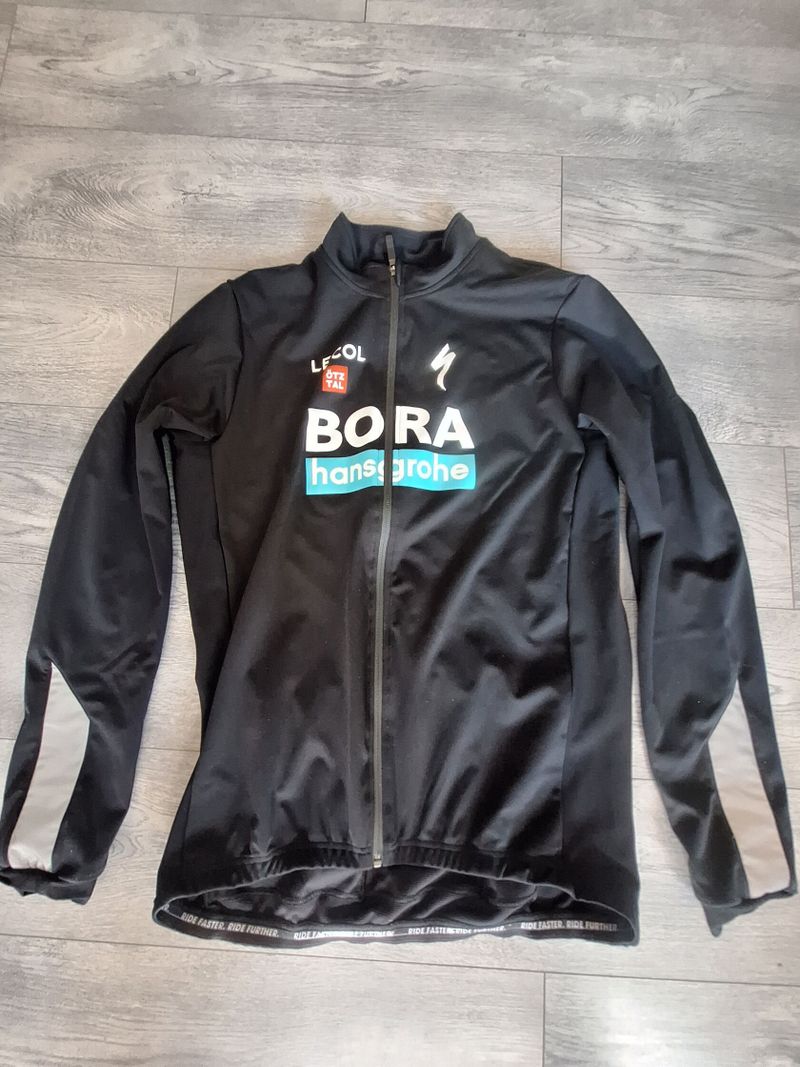 Zimní bunda značky LE COL - bora hansgrohe