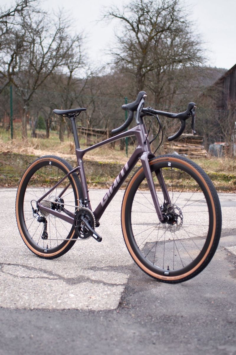 MEGA ČISTKA! gravel bike Giant Revolt Advanced 0 2024 vel. ML + výplety Giant CXR X1