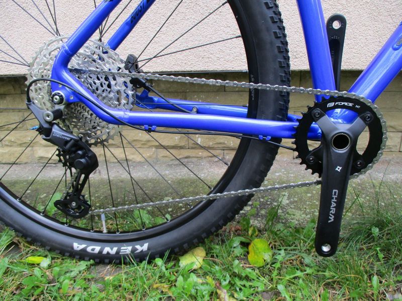 Nové 29" kolo ROZZO BOOST, vzduchová vidlice Suntour Raidon 34, osazení Shimano Deore1x12, pevné osy