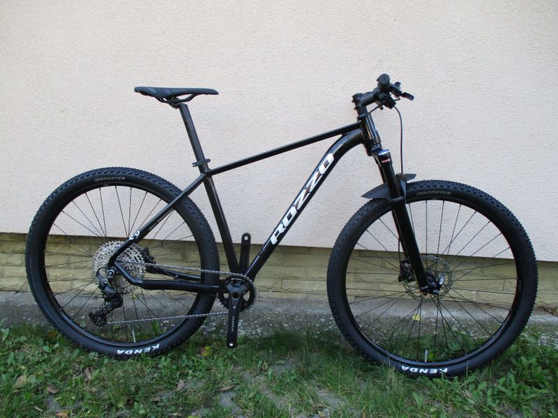 Nové 29" kolo ROZZO BOOST, vzduchová vidlice Suntour Raidon 34, osazení Shimano Deore1x12, pevné osy